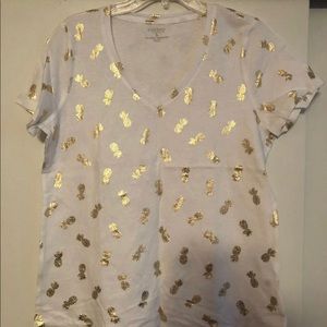Sonoma Foil Pineapple V neck shirt